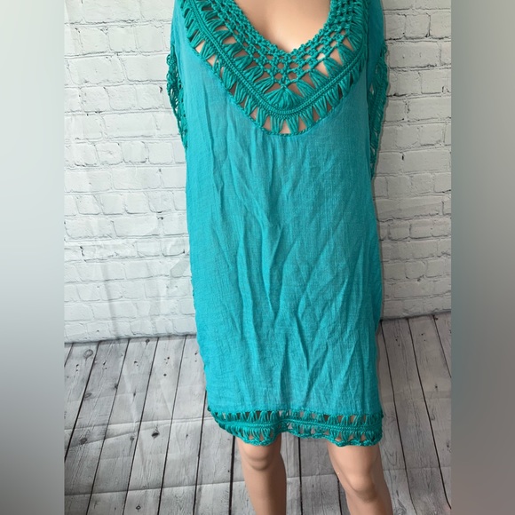Turquoise Long top size one size fits all - Picture 3 of 11